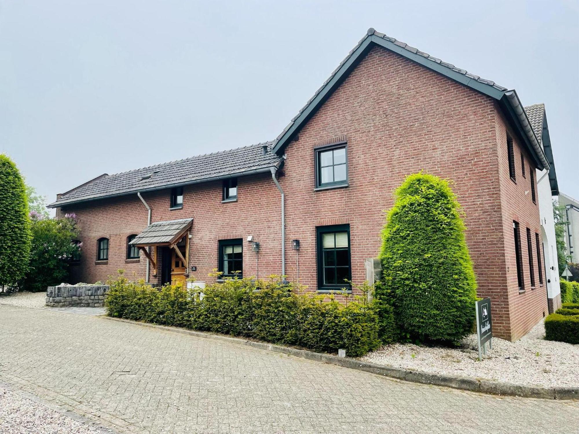 Attractive Farmhouse In South Limburg With Terrace Villa Klimmen Екстериор снимка
